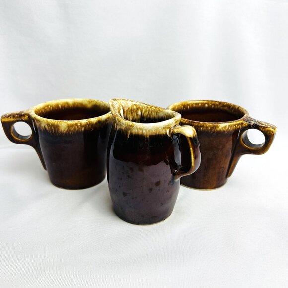 Hull Brown Drip Glaze Creamer & TWO O-Ring Mugs Vintage Farmhouse Pottery USA - Picture 4 of 12